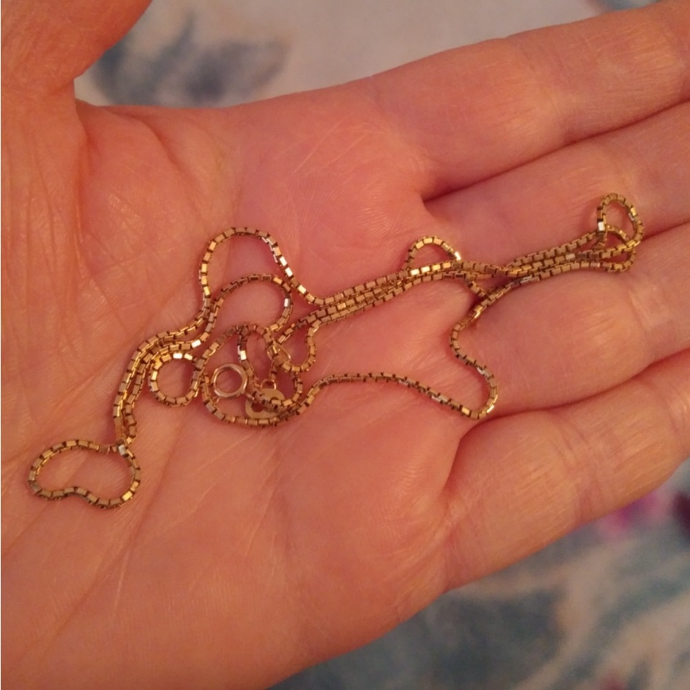 10 k necklace
